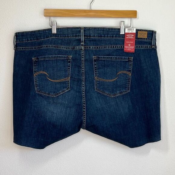 Levi’s Signature Modern Shorts Medium Wash Denim - 22 - New - Picture 3 of 11